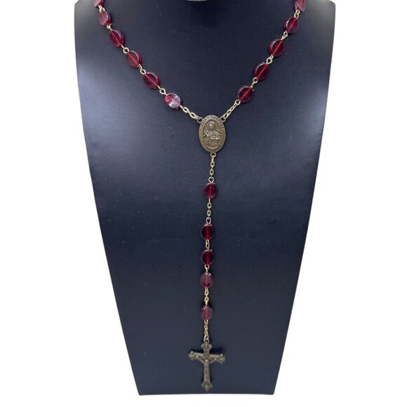Vintage Rosary Saint Therese Medal Crucifix Red Glass Beads Gold Tone Religious - Picture 1 of 7
